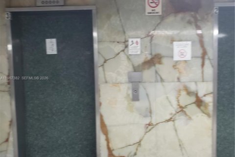 Купить кондоминиум в Майами, Флорида 2 спальни, 83.43м2, № 2047734 - фото 5