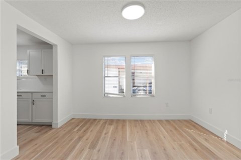 House in Lakeland, Florida 3 bedrooms, 112.78 sq.m. № 1912346 - photo 15