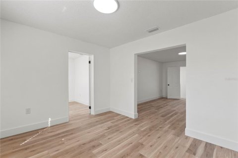 House in Lakeland, Florida 3 bedrooms, 112.78 sq.m. № 1912346 - photo 19