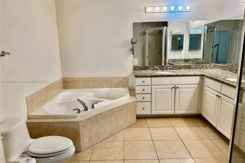 Condo in Aventura, Florida, 2 bedrooms  № 1709967 - photo 8