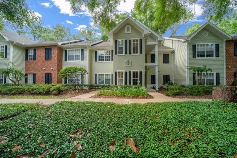 Condominio en venta en Gainesville, Florida, 2 dormitorios, 116.13 m2 № 1765997 - foto 1