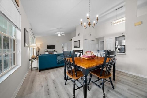 Condominio en venta en Gainesville, Florida, 2 dormitorios, 116.13 m2 № 1765997 - foto 13