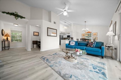 Condominio en venta en Gainesville, Florida, 2 dormitorios, 116.13 m2 № 1765997 - foto 9