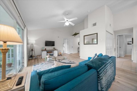 Condominio en venta en Gainesville, Florida, 2 dormitorios, 116.13 m2 № 1765997 - foto 11