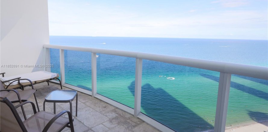 Condo à Sunny Isles Beach, Floride, 2 chambres № 1875737