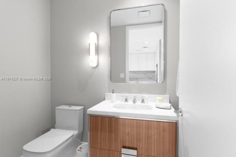 Condo in Sunny Isles Beach, Florida, 2 bedrooms  № 2015849 - photo 28