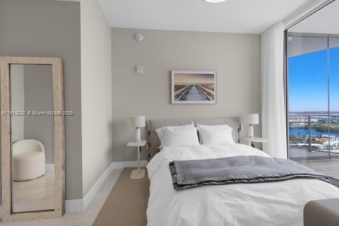 Condo in Sunny Isles Beach, Florida, 2 bedrooms  № 2015849 - photo 18