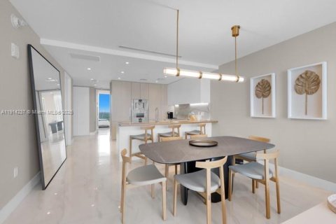 Condo in Sunny Isles Beach, Florida, 2 bedrooms  № 2015849 - photo 6