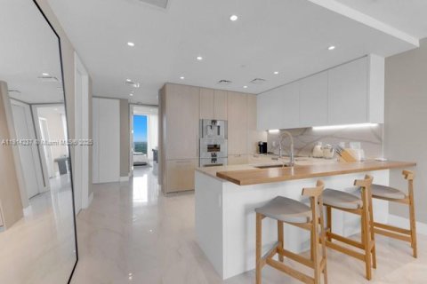 Condo in Sunny Isles Beach, Florida, 2 bedrooms  № 2015849 - photo 5