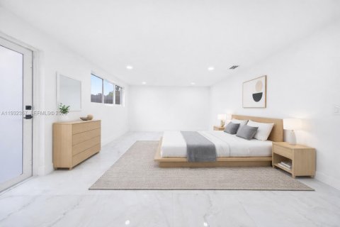 Villa ou maison à vendre à Miami, Floride: 5 chambres, 203.46 m2 № 1991641 - photo 17
