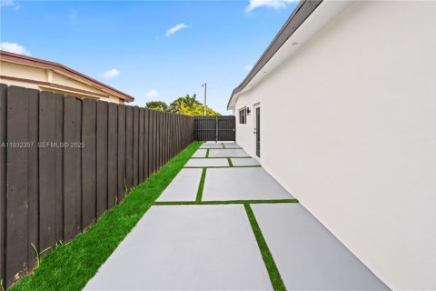 Villa ou maison à vendre à Miami, Floride: 5 chambres, 203.46 m2 № 1991641 - photo 7