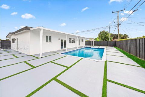 Villa ou maison à vendre à Miami, Floride: 5 chambres, 203.46 m2 № 1991641 - photo 6
