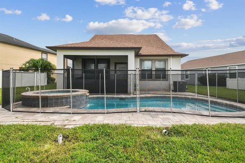 Villa ou maison à vendre à New Port Richey, Floride: 3 chambres, 182.09 m2 № 2308374 - photo 12