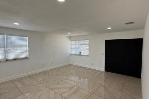Casa en venta en Miami Gardens, Florida, 3 dormitorios, 104.05 m2 № 2078041 - foto 11