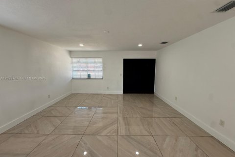 Casa en venta en Miami Gardens, Florida, 3 dormitorios, 104.05 m2 № 2078041 - foto 12