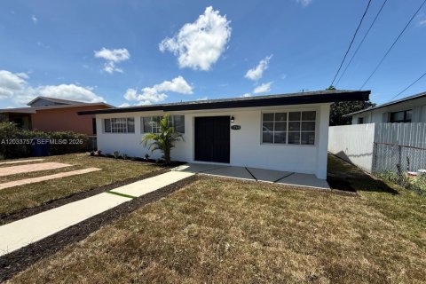 Casa en venta en Miami Gardens, Florida, 3 dormitorios, 104.05 m2 № 2078041 - foto 8