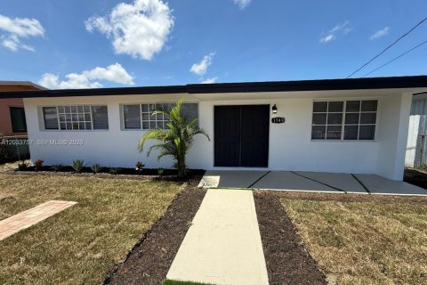 Casa en venta en Miami Gardens, Florida, 3 dormitorios, 104.05 m2 № 2078041 - foto 13