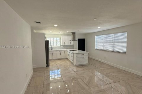 Casa en venta en Miami Gardens, Florida, 3 dormitorios, 104.05 m2 № 2078041 - foto 15