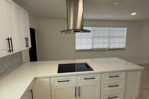 Casa en venta en Miami Gardens, Florida, 3 dormitorios, 104.05 m2 № 2078041 - foto 21