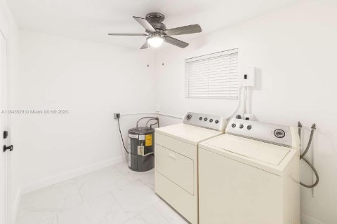 Casa en venta en Fort Lauderdale, Florida, 3 dormitorios, 97.55 m2 № 1842363 - foto 30