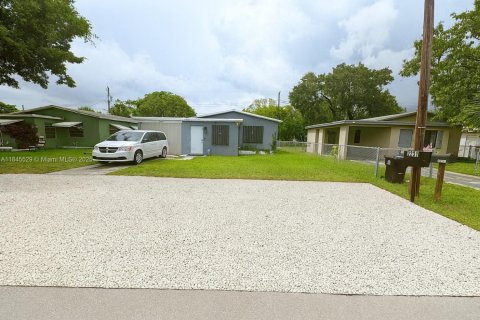 Casa en venta en Fort Lauderdale, Florida, 3 dormitorios, 97.55 m2 № 1842363 - foto 1