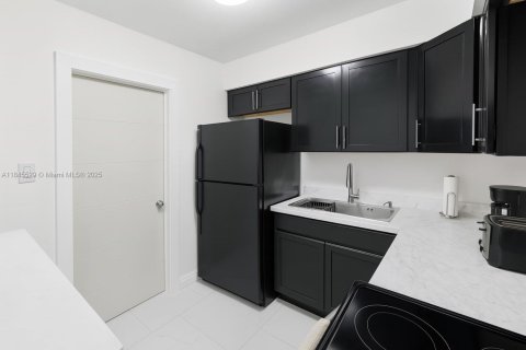 Casa en venta en Fort Lauderdale, Florida, 3 dormitorios, 97.55 m2 № 1842363 - foto 10