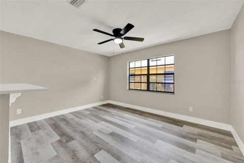 House in Orlando, Florida 4 bedrooms, 137.68 sq.m. № 1826600 - photo 5
