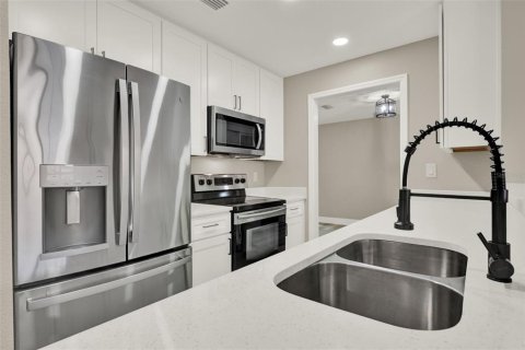 House in Orlando, Florida 4 bedrooms, 137.68 sq.m. № 1826600 - photo 4