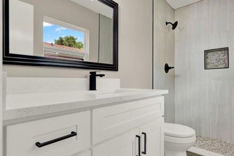 House in Orlando, Florida 4 bedrooms, 137.68 sq.m. № 1826600 - photo 7