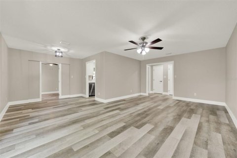 House in Orlando, Florida 4 bedrooms, 137.68 sq.m. № 1826600 - photo 2