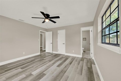 House in Orlando, Florida 4 bedrooms, 137.68 sq.m. № 1826600 - photo 6