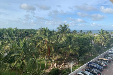 Copropriété à vendre à Key Biscayne, Floride: 2 chambres, 117.06 m2 № 2063551 - photo 26