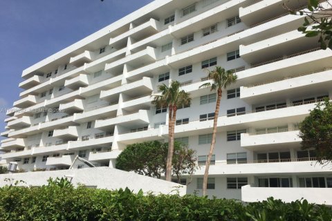 Copropriété à vendre à Key Biscayne, Floride: 2 chambres, 117.06 m2 № 2063551 - photo 19