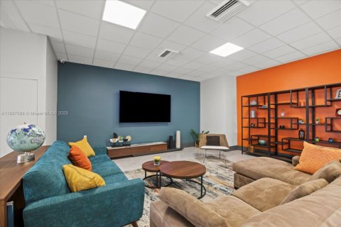 Снять в аренду кондоминиум в Халландейл-Бич, Флорида 1 спальня, 92.9м2, № 1949123 - фото 16