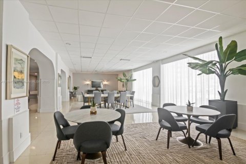 Снять в аренду кондоминиум в Халландейл-Бич, Флорида 1 спальня, 92.9м2, № 1949123 - фото 13