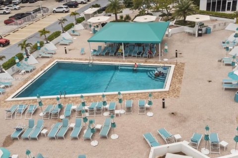 Снять в аренду кондоминиум в Халландейл-Бич, Флорида 1 спальня, 92.9м2, № 1949123 - фото 21