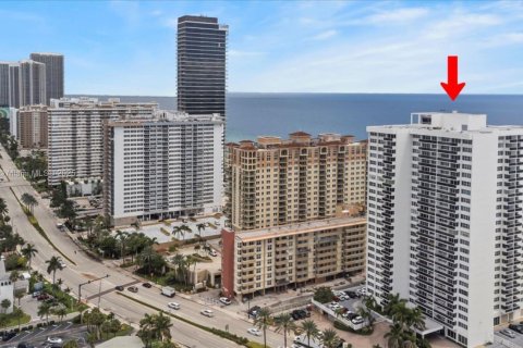 Снять в аренду кондоминиум в Халландейл-Бич, Флорида 1 спальня, 92.9м2, № 1949123 - фото 23