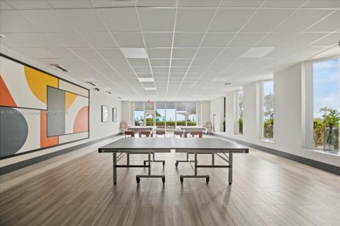 Снять в аренду кондоминиум в Халландейл-Бич, Флорида 1 спальня, 92.9м2, № 1949123 - фото 14