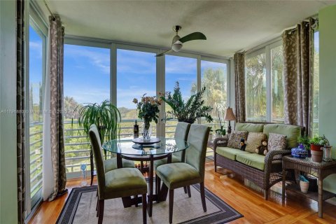 Condo in Pompano Beach, Florida, 3 bedrooms  № 1726943 - photo 13