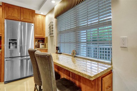 Condo in Pompano Beach, Florida, 3 bedrooms  № 1726943 - photo 3