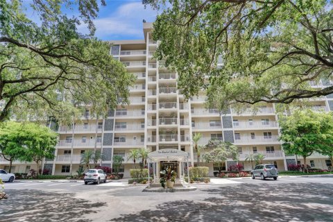 Condo in Pompano Beach, Florida, 3 bedrooms  № 1726943 - photo 30