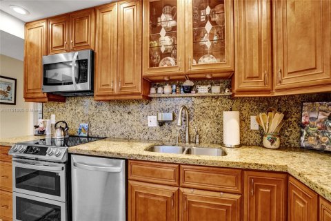Condo in Pompano Beach, Florida, 3 bedrooms  № 1726943 - photo 5