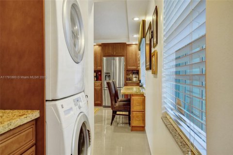 Condo in Pompano Beach, Florida, 3 bedrooms  № 1726943 - photo 27