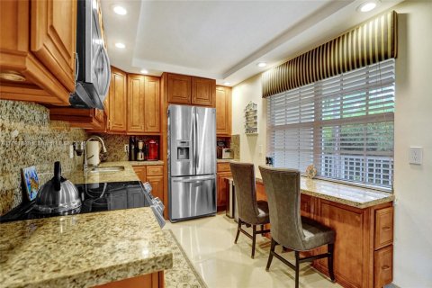 Condo in Pompano Beach, Florida, 3 bedrooms  № 1726943 - photo 2