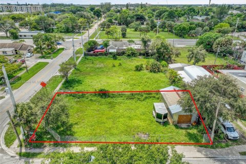 Propiedad comercial en venta en West Palm Beach, Florida № 1978159 - foto 5