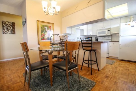 Apartment in Venice, Florida 2 bedrooms, 75.34 sq.m. № 213607 - photo 5