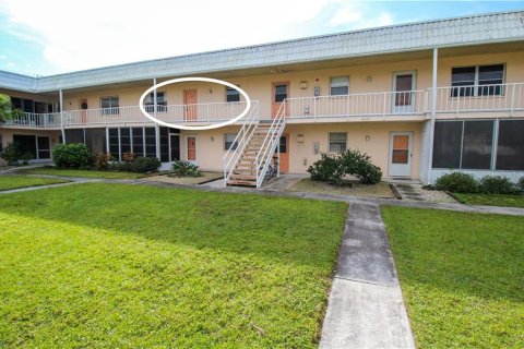 Apartment in Venice, Florida 2 bedrooms, 75.34 sq.m. № 213607 - photo 2