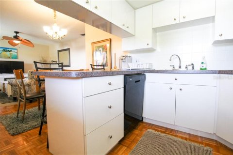 Apartment in Venice, Florida 2 bedrooms, 75.34 sq.m. № 213607 - photo 8