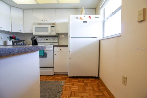 Apartment in Venice, Florida 2 bedrooms, 75.34 sq.m. № 213607 - photo 6