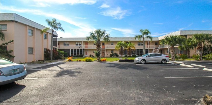 Apartment in Venice, Florida 2 bedrooms, 75.34 sq.m. № 213607